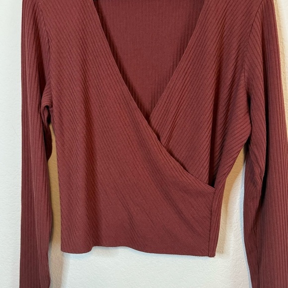 Abercrombie & Fitch LuxeLoft Slim Wrap Sweater Lightweight Surplice Top Shirt - Picture 4 of 10